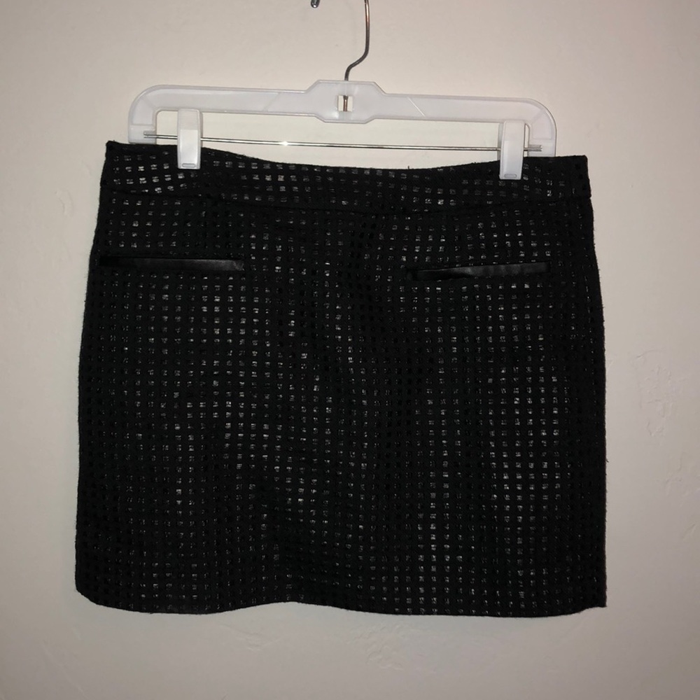 Black textured mini skirt